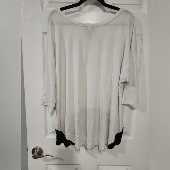 Lane Bryant White and Black Color Block Scoop Neck 3/4 Sleeve Top in Size 22/24 - Picture 10 of 12